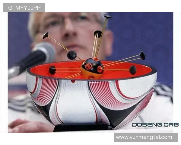 欧冠新型足球内置高科技芯片实时追踪射门数据提升比赛分析精准度